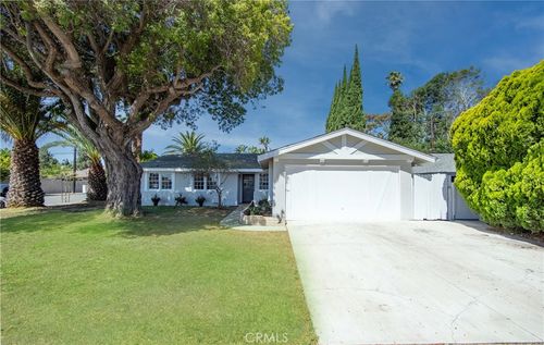 16271 Fairway Ln, Huntington Beach, CA, 92649-2719 | Card Image