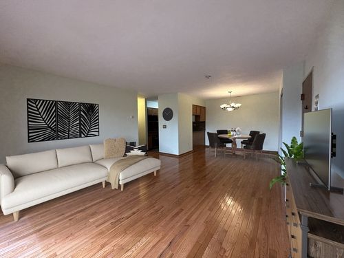 17a-340 Sunderland Rd, Worcester, MA, 01604-2560 | Card Image