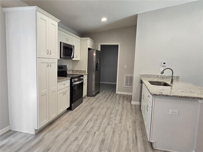 5185 Sw 158 Th Pl, House other with 3 bedrooms, 2 bathrooms and null parking in Ocala FL | Image 8