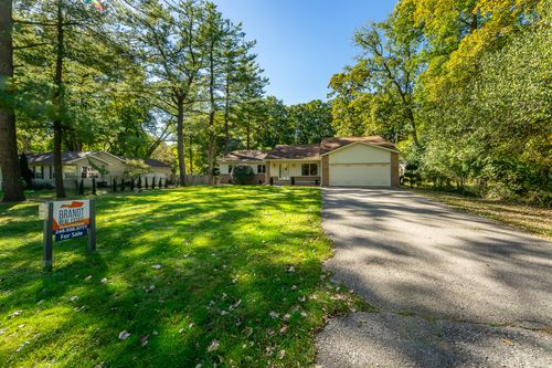 22285 Prosper Dr, Southfield, MI, 48033-3926 | Card Image