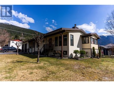 108 Ford St, House other with 3 bedrooms, 2 bathrooms and 2 parking in Revelstoke BC | Image 1