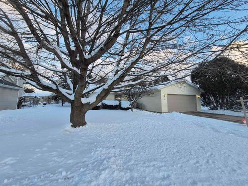 409 Kings Lynn Road, Stoughton, WI, 53589 | Card Image