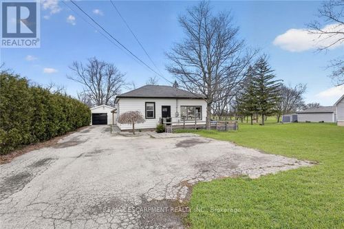 395 Mud Street E, Hamilton (Stoney Creek Mountain), ON, L8J3B5 | Card Image