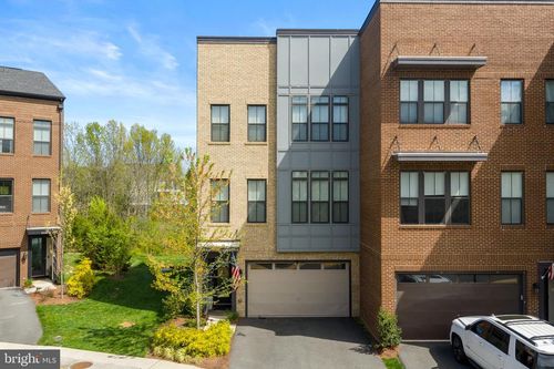 23070 Sullivans Cove Sq, BRAMBLETON, VA, 20148-4930 | Card Image