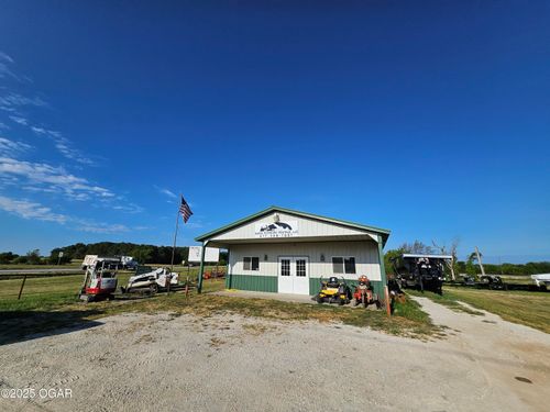 19321 Lawrence 1230, Marionville, MO, 65705-8218 | Card Image