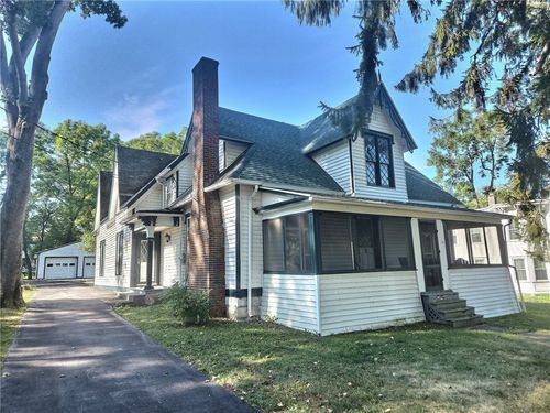 10 Center St, Union Springs, NY, 13160-2406 | Card Image