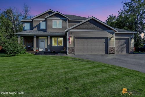 7943 E Wolf Creek Rd, Wasilla, AK, 99654-9404 | Card Image