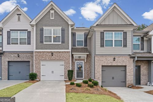 30 Chastain Cir, Newnan, GA, 30263-8601 | Card Image