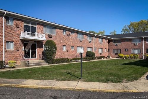 10c-91 S Clinton Ave, Bay Shore, NY, 11706-8641 | Card Image