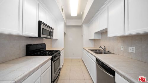 205-3328 Oakhurst Ave, Los Angeles, CA, 90034-2886 | Card Image