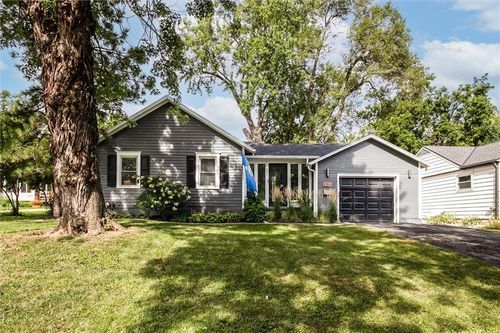 5516 Outlook St, Mission, KS, 66202-1915 | Card Image