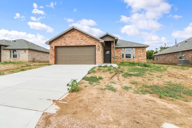 808 Bell St, House other with 4 bedrooms, 2 bathrooms and null parking in Coleman TX | Image 25