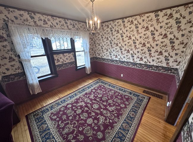 Formal Dining Room | Image 4