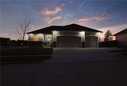 904 Edgewood Dr, Paola, KS, 66071-3066 | Card Image