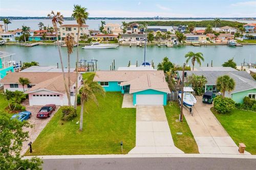 525 Lillian Dr, Madeira Beach, FL, 33708-2369 | Card Image