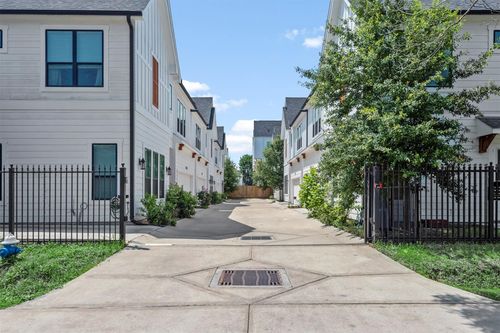 unit-c-909 Oak St, Houston, TX, 77018-1589 | Card Image