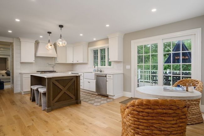 60 Meadowlark Ln, House other with 5 bedrooms, 5 bathrooms and 5 parking in Osterville MA | Image 8