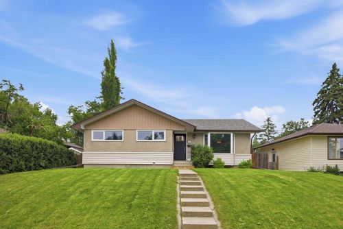 2828 45 St Sw, Calgary, AB, T3E3T4 | Card Image