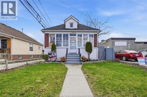 1023 Hall Ave, Windsor, ON, N9A2M6 | Card Image