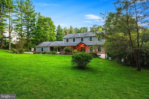9 Old Covered Bridge Rd, Newtown Square, PA, 19073-1211 | Card Image