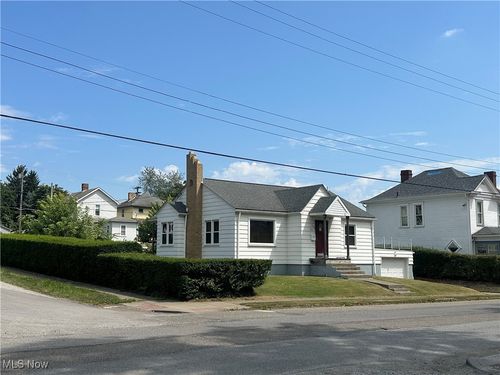 901 Mckinnon Ave, East Liverpool, OH, 43920-1818 | Card Image