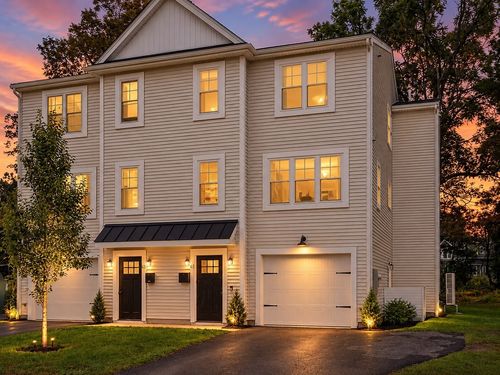 65 Castine St, Worcester, MA, 01606-1069 | Card Image