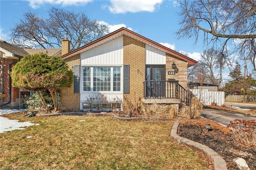 124 West 24th Street, Hamilton, ON, L9C4W4 | Card Image