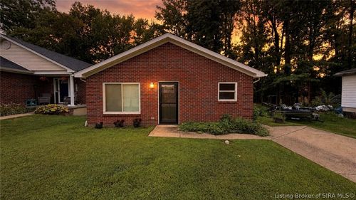 3926 Carver St, New Albany, IN, 47150-9760 | Card Image