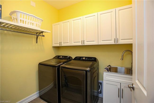 16579 Crescent Beach Way, House other with 4 bedrooms, 2 bathrooms and null parking in BONITA SPRINGS FL | Image 20