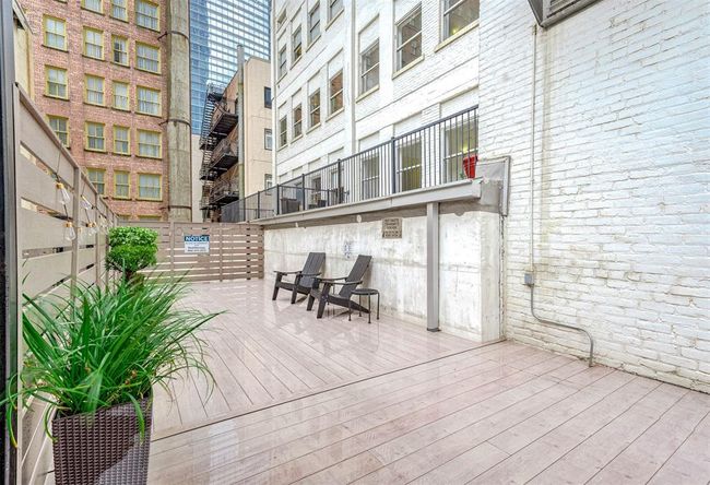 Outdoor patio | Image 20