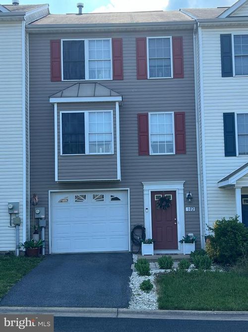 102 Zephyr Ln, WINCHESTER, VA, 22602-6265 | Card Image