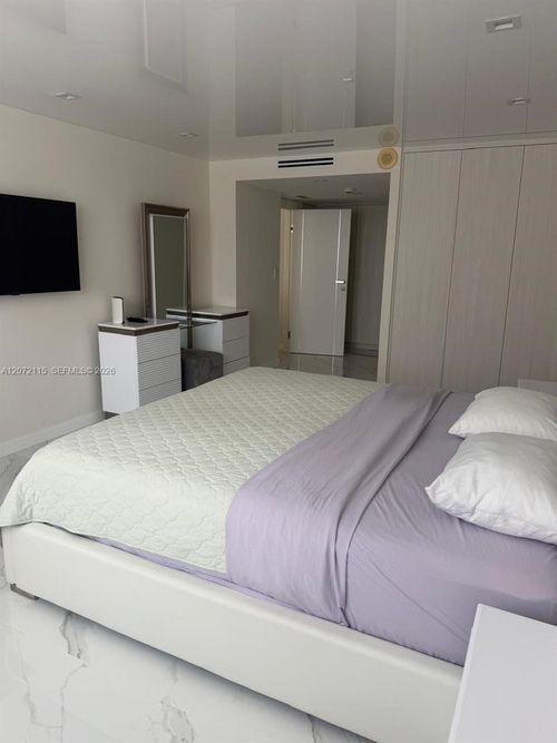 1414-251 174th St, Sunny Isles Beach, FL, 33160-3358 | Card Image