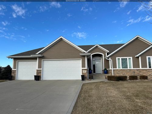251 La Costa Ln, Dakota Dunes, SD, 57049-4125 | Card Image