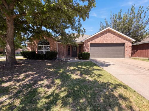 825 Adams Dr, Burleson, TX, 76028-5174 | Card Image