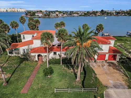 15801 Redington Dr, REDINGTON BEACH, FL, 33708-1743 | Card Image