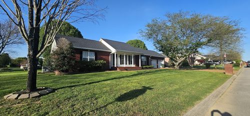 1120 Gray Bill Dr, Gallatin, TN, 37066-6662 | Card Image