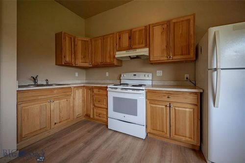 106 N K St, Livingston, MT, 59047-2814 | Card Image
