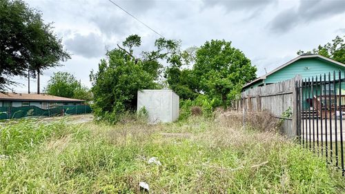 7309 N Main St, Houston, TX, 77022-5053 | Card Image