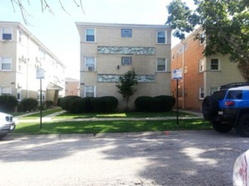 2e-5207 Reserve Ave, Chicago, IL, 60656-2854 | Card Image