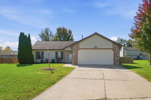 833 Laurel Hill Pl, Fort Wayne, IN, 46825-6455 | Card Image