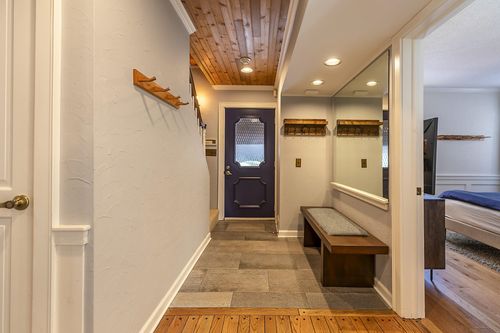 73 Cranberry Hill Rd, Winhall, VT, 05340-8818 | Card Image