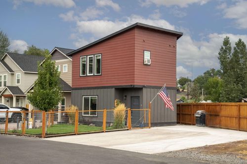 883 Ne 6th St, Prineville, OR, 97754-3140 | Card Image
