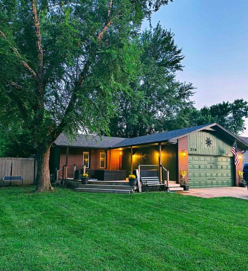 319 Sandalwood Dr, Haysville, KS, 67060-1045 | Card Image