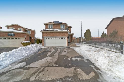 65 Creditstone Rd, Brampton, ON, L6Y4E9 | Card Image