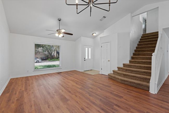1516 White Oak Loop, House other with 3 bedrooms, 3 bathrooms and 4 parking in Round Rock TX | Image 4