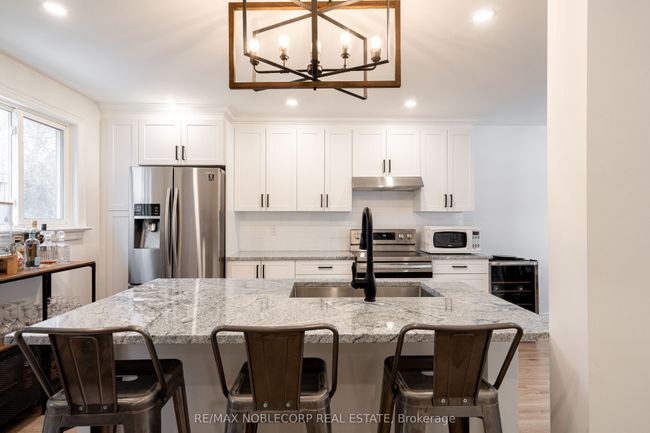 115 William Roe Blvd, House other with 5 bedrooms, 3 bathrooms and 3 parking in Newmarket ON | Image 11