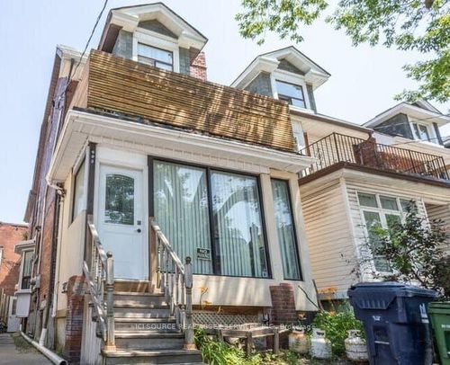 {{alt}} | Card Image