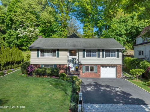 61 Center Dr, Old Greenwich, CT, 06870-1444 | Card Image