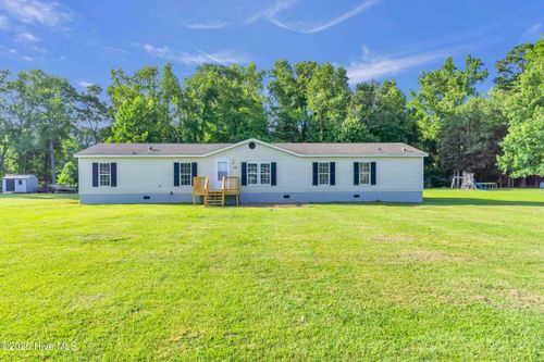 462 Meadow Ln, Burgaw, NC, 28425-3046 | Card Image