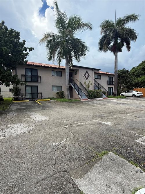 apt-1-100 Se 5th Ave, Hallandale Beach, FL, 33009-5548 | Card Image